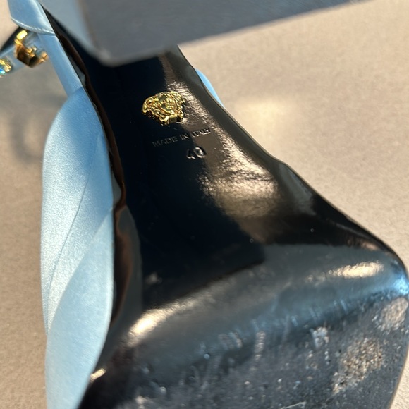 Versace heels - Picture 7 of 7